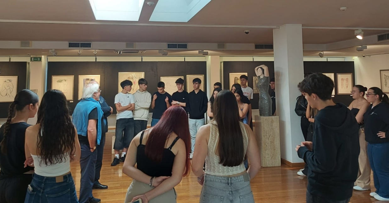 Imagem de Capa do Evento Descobrir a Arte | Visita guiada à exposição presente na Galeria