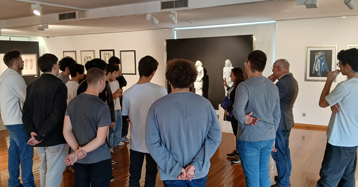 Imagem de Capa do Evento Descobrir a Arte | Visita guiada à exposição presente na Galeria